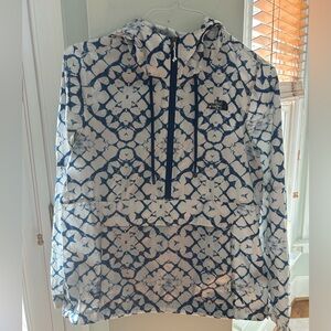 The North Face Windbreaker Pullover Pocket in Front Women’s Medium Blue Pattern